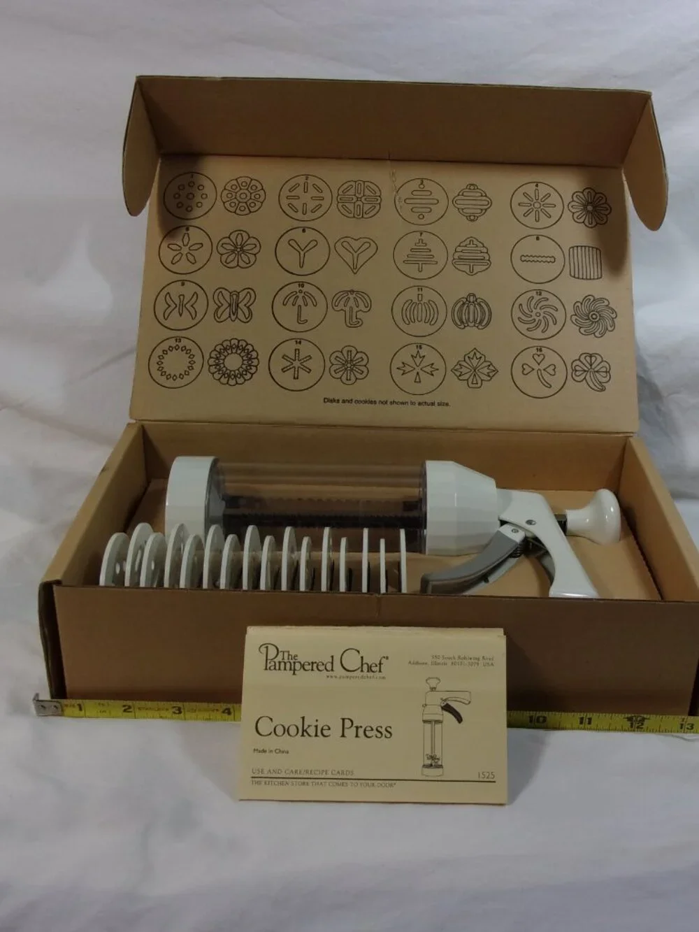 NEW IN ORIGINAL BOX PAMPERED CHEF COOKIE PRESS